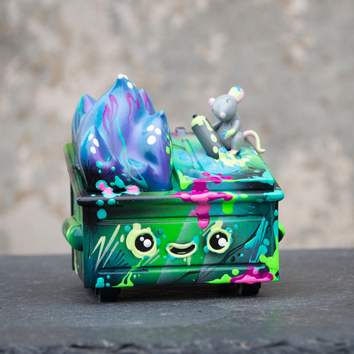 "WET PAINT." VERSION 2. KUSTOM