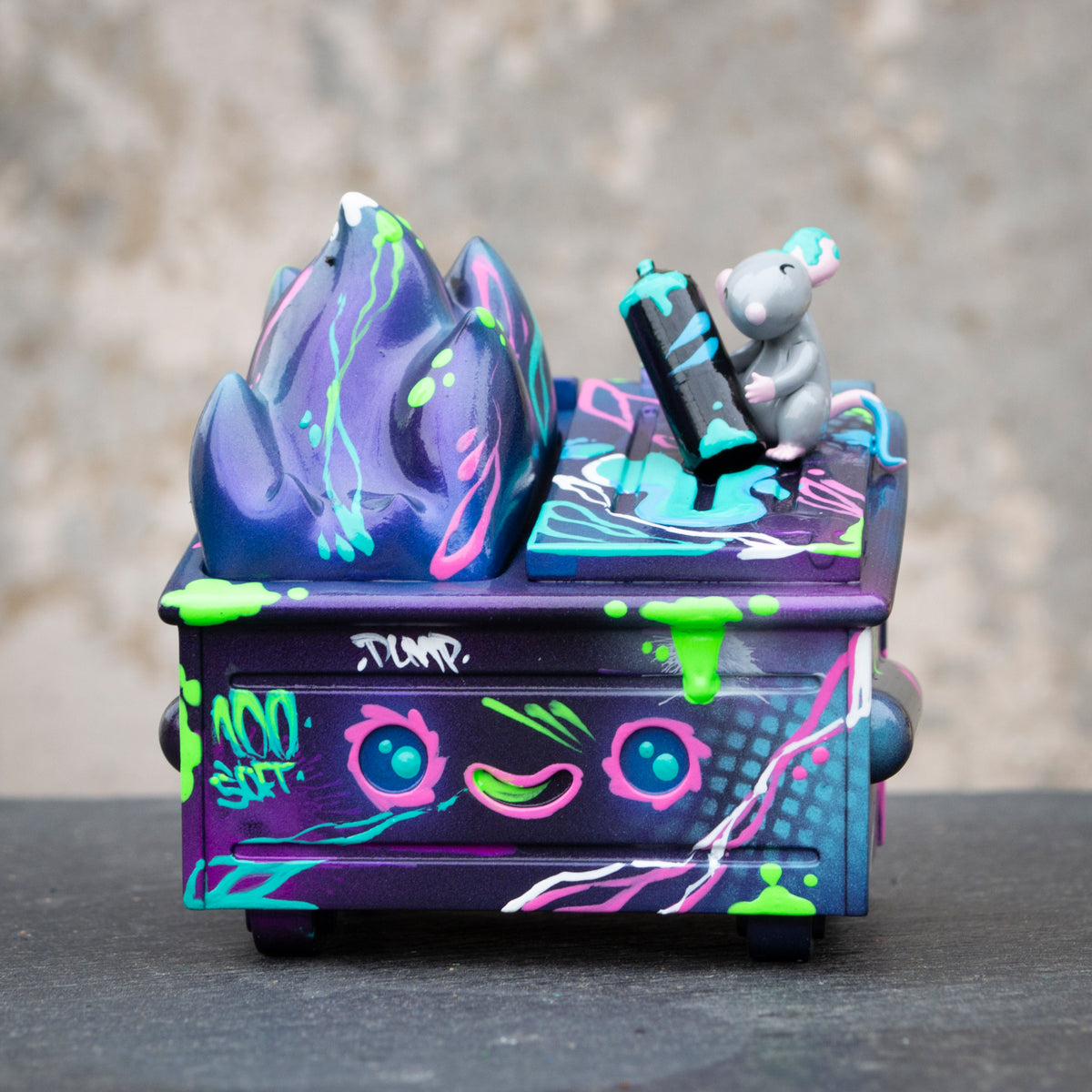 "WET PAINT." VERSION 3. KUSTOM