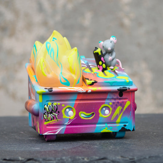 "WET PAINT." VERSION 1. KUSTOM